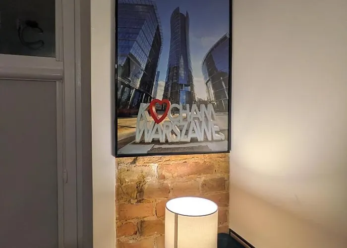 Compact Loft Metro Wola Apartment