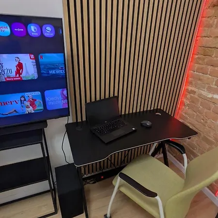 Compact Loft - Metro - Fast Wifi - Heart Of Wola Business Hub