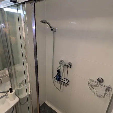 Compact Loft - Metro - Fast Wifi - Heart Of Wola Business Hub